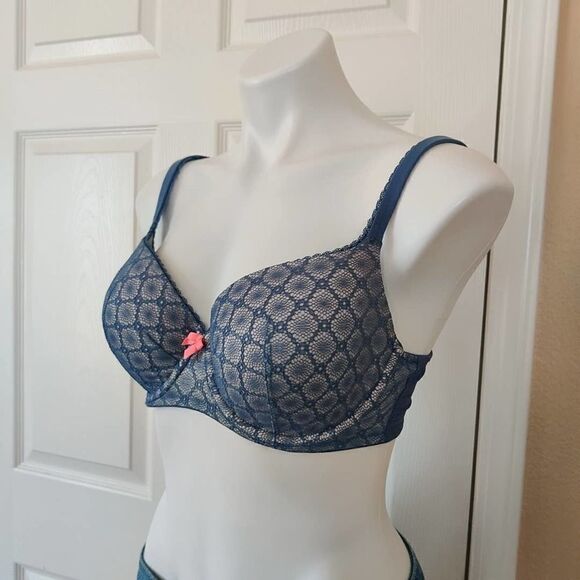Victoria's Secret Body By Victoria Lined Demi blue lace overlay bra 32DDD - Picture 7 of 8